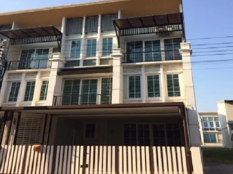 For Rent ให้เช่าทาวน์โฮม 3 ชั้น หมู่บ้าน โกลเด้นซิตี้ ปิ่นเกล้า-จรัญ ถนนบางกรวย ไทรน้อย