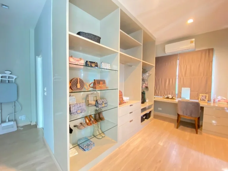 ขายบ้านเดี่ยว ตกแต่งสุดหรู 4 ห้องนอน 5 ห้องน้ำ หมู่บ้าน ลัดดารมย์ วงแหวน-รามอินทรา สายไหม พร้อมเข้าอยู่