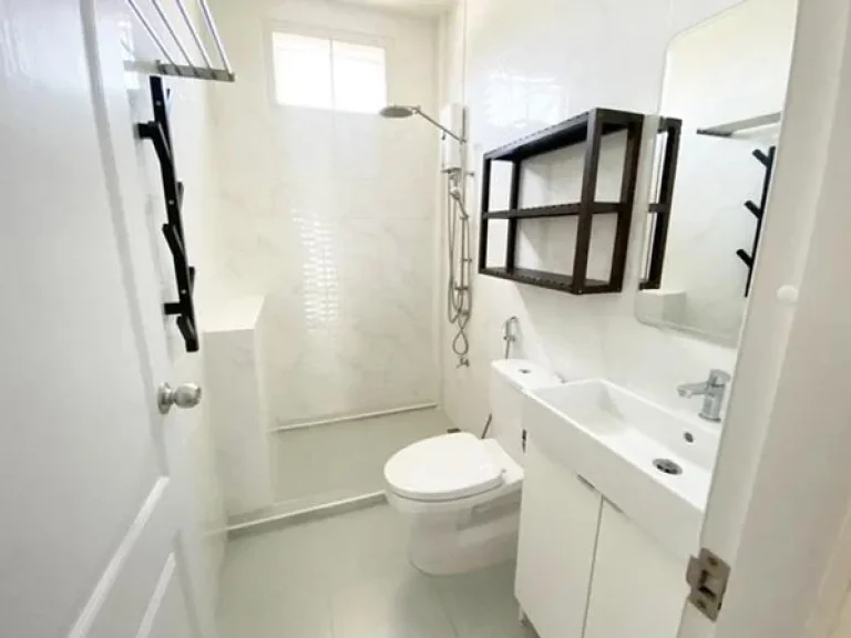 For Rent ให้เช่าทาวน์โฮม 3 ชั้น Renovate ใหม่ ซอยสุขุมวิท 54