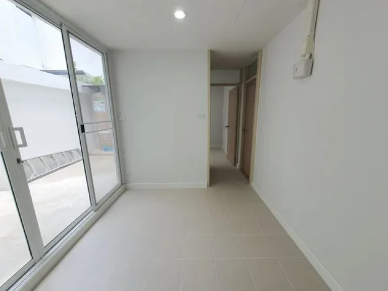 For Rent ให้เช่าทาวน์โฮม 3 ชั้น Renovate ใหม่ ซอยพหลโยธิน 2 ใกล้ BTS อารีย์