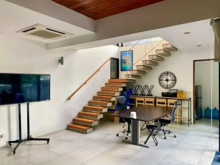 For Rent ให้เช่า บ้านเดี่ยว 2 ชั้น ตกแต่งสไตล์ Modern Loft ซอยสุขุมวิท 28