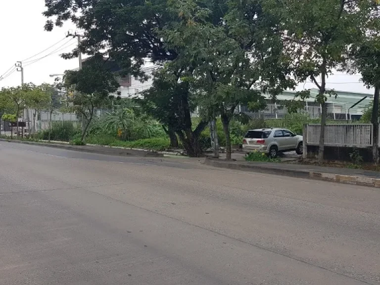 ขายที่ดินติดถนนรามคำแหง 9 ไร่ 80 วาไทย ใกล้รถไฟฟ้า MRT เตรียมอุดมน้อมเกล้า 100 เมตร แขวงเขตสะพานสูง กรุงเทพมหานคร