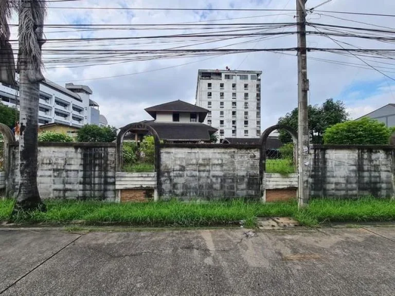 ขายที่ดิน แนวรถไฟฟ้า ใกล้ฟู้ดแลนด์ รามอินทรา31 ที่ดินเป็นรูปสี่เหลี่ยมผืนผ้า 400 ตรว หน้ากว้าง 80x40เมตร