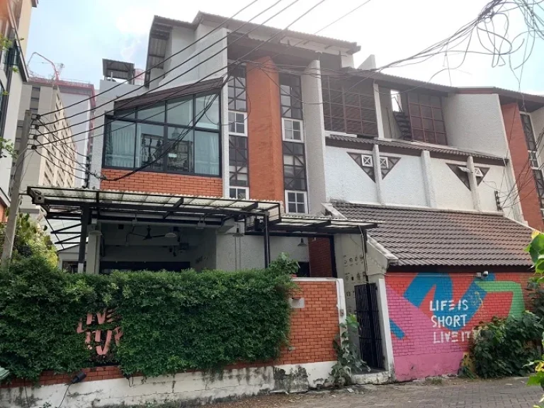 For Rent ให้เช่า บ้าน 5 ชั้น ถนนหลังสวน ทำเลดี ใกล้ BTS ชิดลม เหมาะสำหรับทำกิจการ มีแอร์ ลิฟต์ พร้อมเริ่มกิจการได้ทันที ในราคาพิเศษ