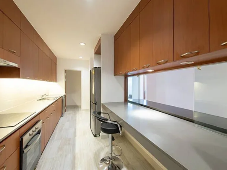 ให้เช่า คอนโดใหม่ 5 ห้องนอน สาทร Rent 5 Bedroom Penthouse Unit at Sathorn