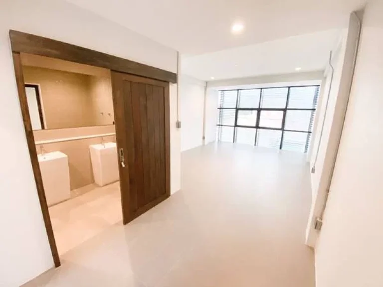 ขาย Home Office Modern Loft ห่างสุขุวิทเพียง 70m ห่าง BTS สำโรง 300m เนื้อที่ 207 ตรว 45 ชั้น พื้นที่ใช้สอย 251 ตรม