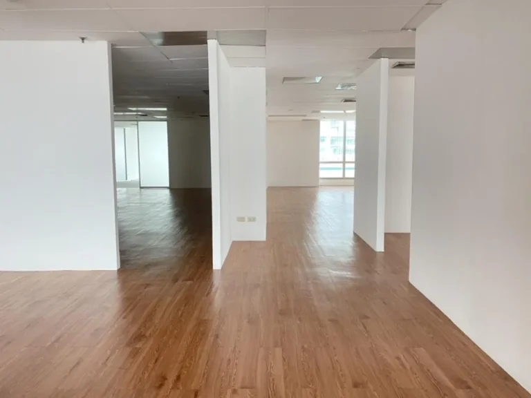 ให้เช่า ทำเลดี ใจกลางย่านธุรกิจOffice building for rent in CBD area