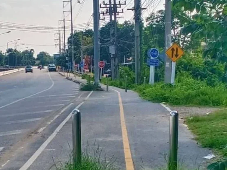 ขายที่ดินถนนติดถนนคันคลองชลประทานแถวราชพฤษ์ พืชสวนโลก