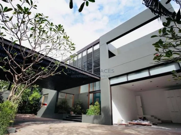 ให้เช่า Luxury Modern House ซอยพัฒนาการ 30ห้องนอน 4ห้องน้ำ 800ตรม