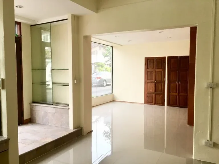 For Rent บ้านเดี่ยว นาคนิวาส 27 ทำออฟฟิต จดทะเบียนบริษัทได้ 2นอน 3น้ำ