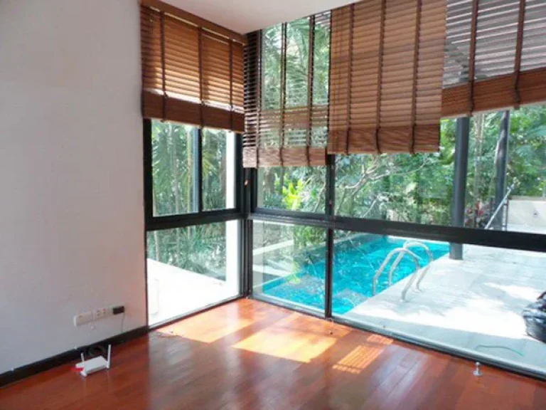 บ้านเดี่ยว สวยทันสมัยมาก พร้อมสระส่วนตัว ในหมู่บ้าน ย่านเอกมัย For Rent A Modern Single House with private pool in compound