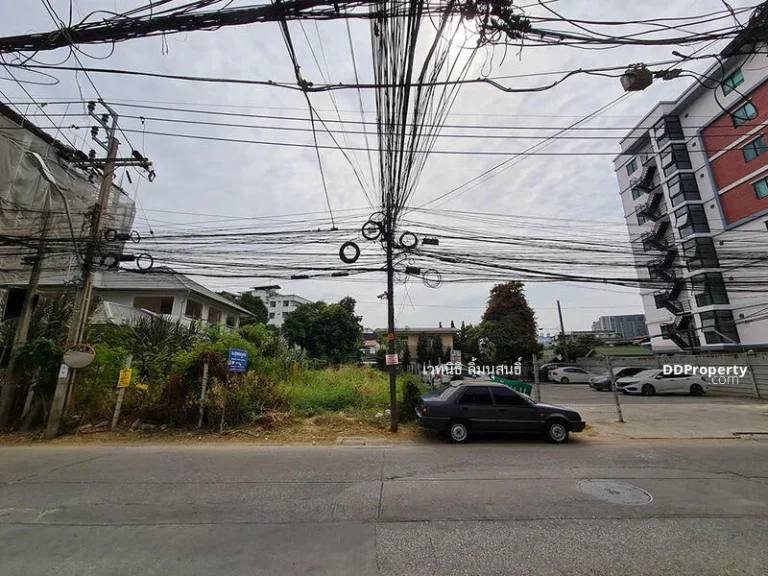 ขายที่ดินถมแล้ว 206 ตรว ใกล้รถไฟฟ้าสายสีเขียว สถานีสายหยุด 200 ม จากถนนใหญ่