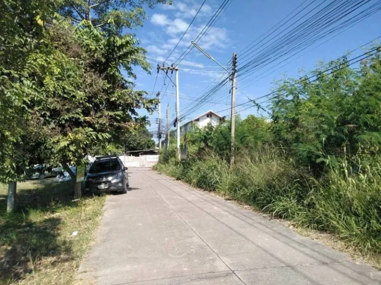 ขายที่ดินในหมู่บ้านกาดวรุณ ติดถนนสองด้าน แม่เหียะ ราคาถูก