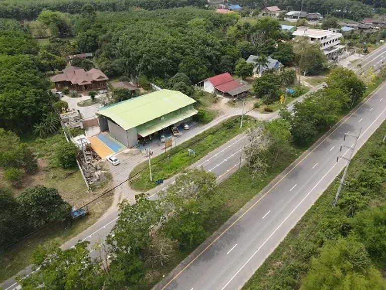 ขายที่ดินพร้อมสิ่งปลูกสร้างบ้านไม้สักและโรงงาน ติดถนนสุขุมวิท อเมือง จระยอง