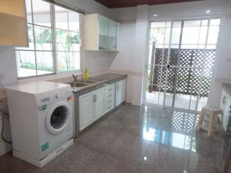 ให้เช่า บ้านเดี่ยว 2 ชั้น ในหมู่บ้าน เพื่ออยู่อาศัย ย่านเอกมัย For Rent Nice Single House very closed BTS Ekamai