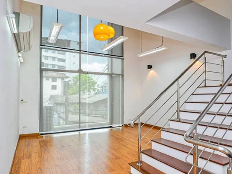 ทาวน์โฮม สวย ทันสมัย ย่านทองหล่อ Modern Nice Town home in Thonglor