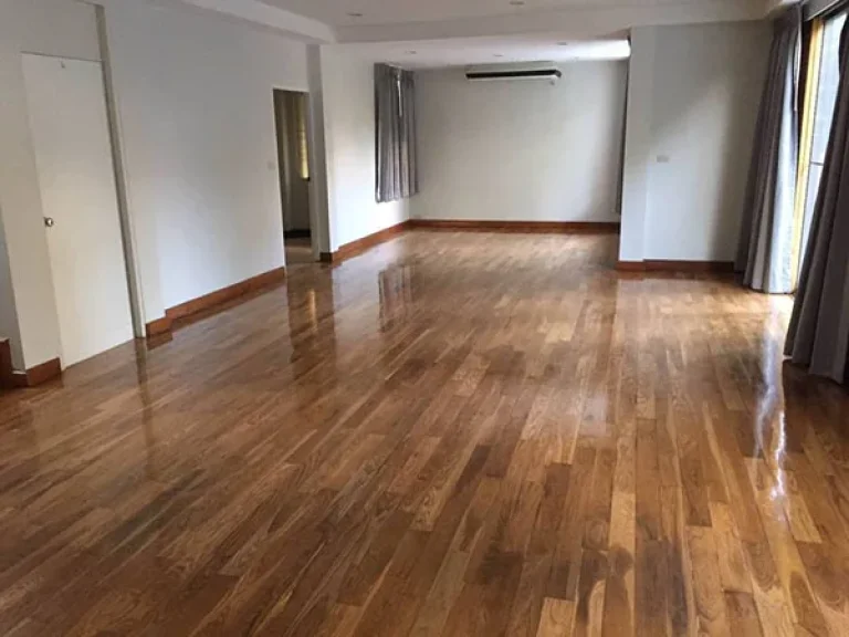 บ้านเช่าในโครงการ ใกล้ BTS ทองหล่อ For Rent House in compound closed BTS Thonglor