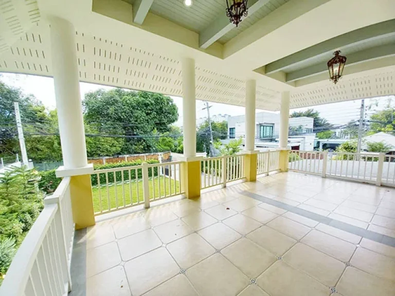 ให้เช่า บ้านเดี่ยว 2 ชั้นแบบคลาสสิค ปรับปรุงใหม่ FOR RENT Newly renovated classic 2Storey Single House