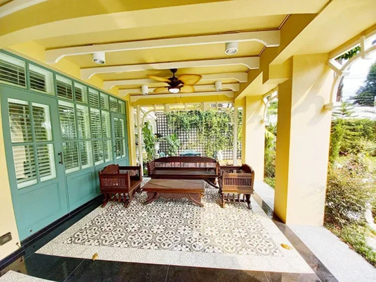 ให้เช่า บ้านเดี่ยว 2 ชั้นแบบคลาสสิค ปรับปรุงใหม่ FOR RENT Newly renovated classic 2Storey Single House