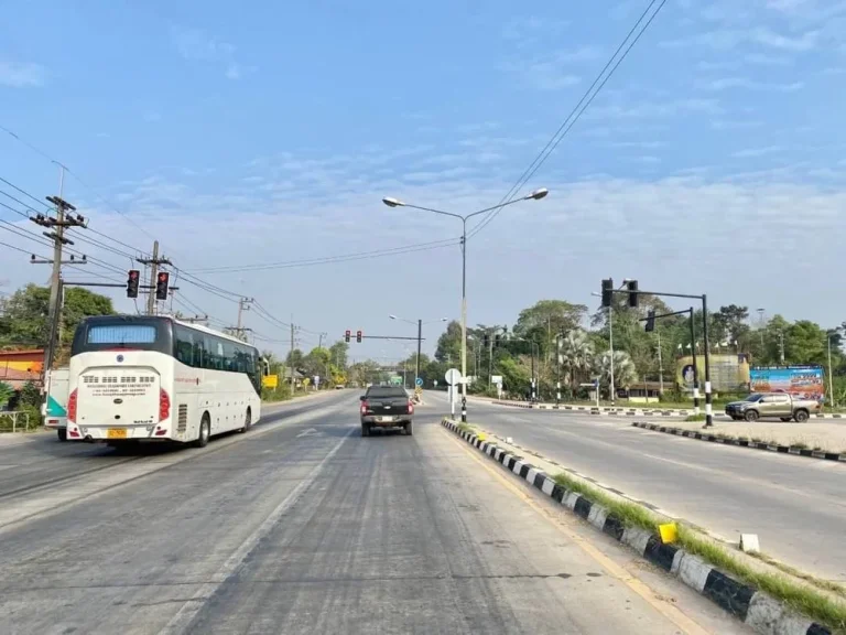 ขายที่ดินติดถนนสุวรรณศร 33 ย่านการค้า โซนสี่แยกไฟแดงตลาดผลไม้หนองชะอม