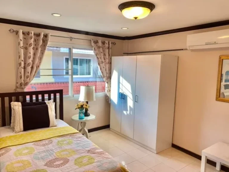 For Rent ให้เช่าทาวน์โฮม 3 ชั้น หมู่บ้านรอยัลนครินทร์ วิลล่า ซอยอ่อนนุช 46 ซอยสุภาพงษ์ 1 อยู่อาศัย หรือ เป็นสำนักงานจดบริษัทได้