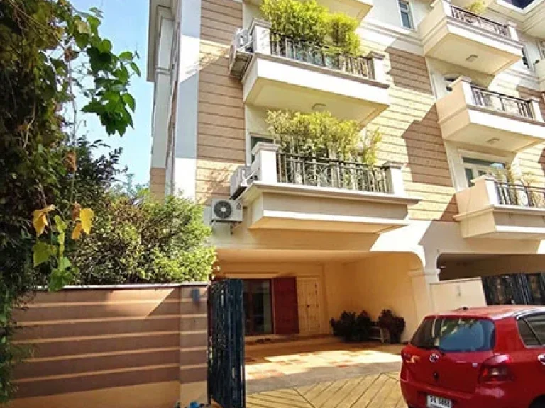 ทาวน์โฮม 5 ห้องนอน สำหรับขาย For Rent Town Home 5Bedrooms