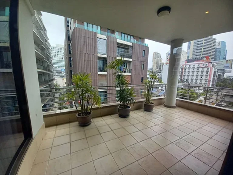 ให้เช่า ยูนิต 4 ห้องนอนที่อโศก For Rent 4 Bedroom Unit at Asoke