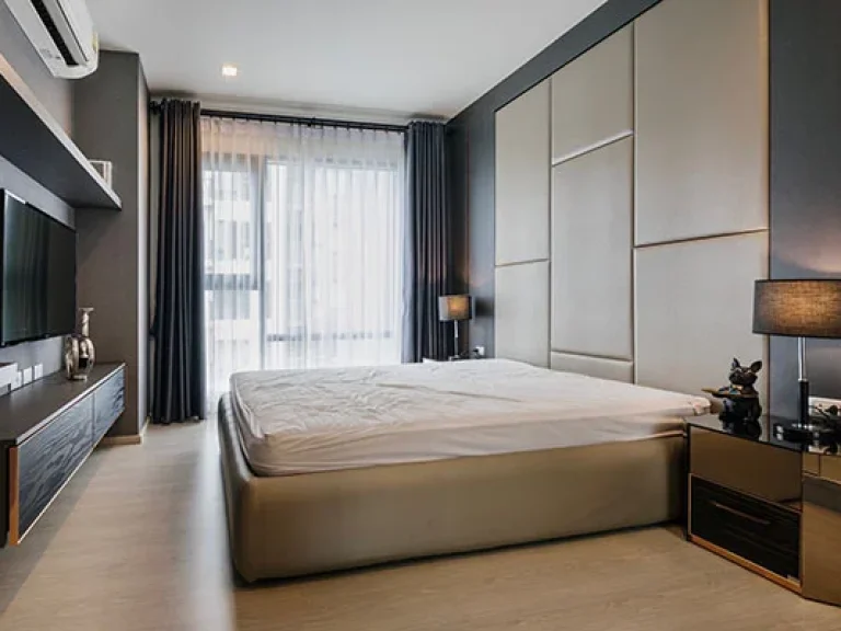 คอนโด 2 ห้องนอน วิวสระว่ายน้ำ ที่ ริทึ่ม สุขุมวิท 2 Bedrooms Unit and Pool View at Rhythm Sukhumvit