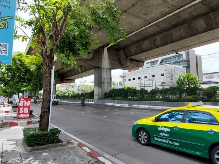 ที่ดิน ถนนพระรามเก้า ติดถนนใหญ่ ขนาด 134 ตรว พร้อมสิ่งปลูกสร้างอู่ซ่อมรถ ใกล้ The Nine พระรามเก้า