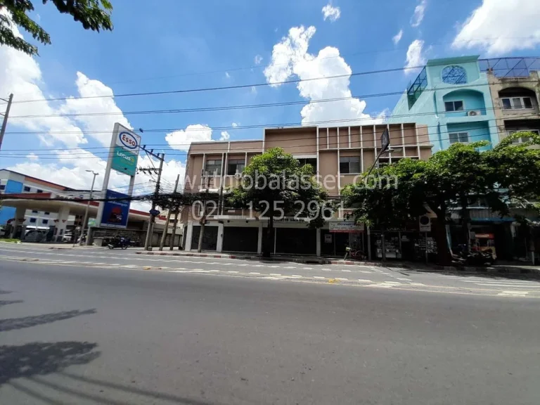 ขายด่วนที่ดินพร้อมอาคารพาณิชย์3326ตรวสุขุมวิทตอนกลาง เหมาะสำหรับทำธุกิจ ติดถนนใหญ่