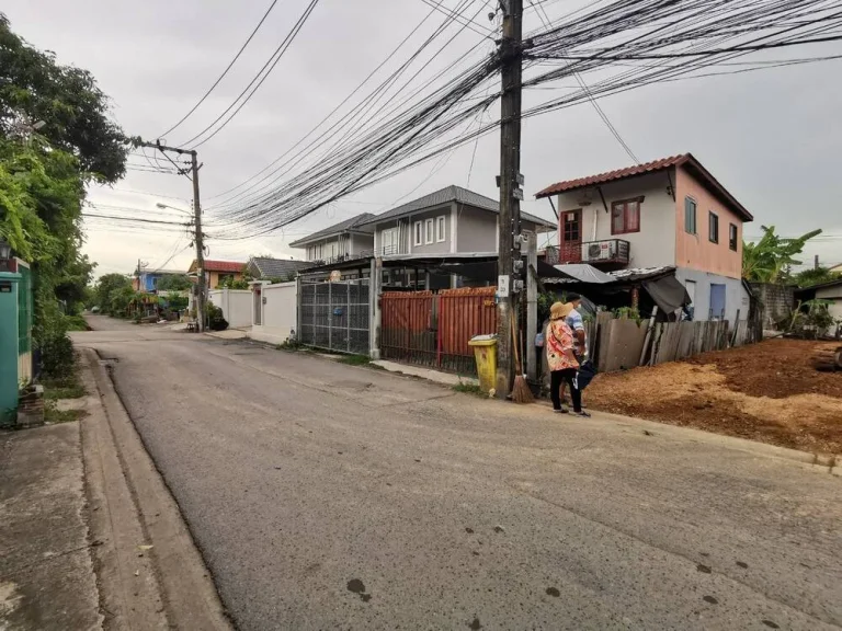 ขายที่ดินเปล่าถมแล้ว 33 ตรว ติดถนนสุขาภิบาล5 ซอย32 ใกล้ทางด่วน