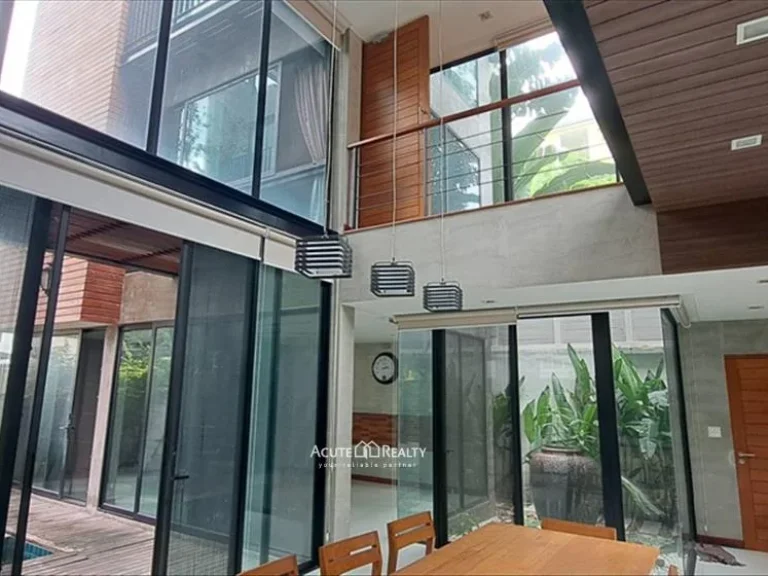 ขายบ้านเดี่ยวที่สร้างเอง พหลโยธิน 8 โซนอารีย์ บ้านสไตล์ Modern Tropical Loft