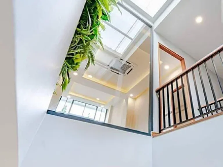 ขาย ทาวน์เฮาส์ 4 ห้องนอน เอกมัย For SALE 4 Bedroom Town House at Ekamai