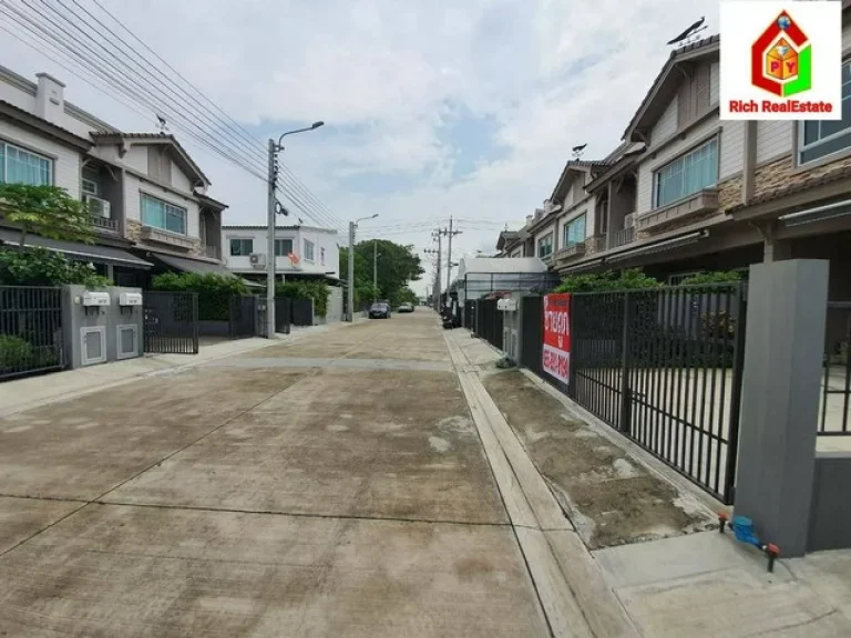 townhome อินดี้ 2 ศรีนครินทร์ Indy 2 Srinakarin 3290000 บาท ขนาดเท่ากับ 24 Square Wah 0 NGAN 0 ไร่ ทำเลศักยภาพ ใกล้ BTS สถานี ศรีนครินทร์