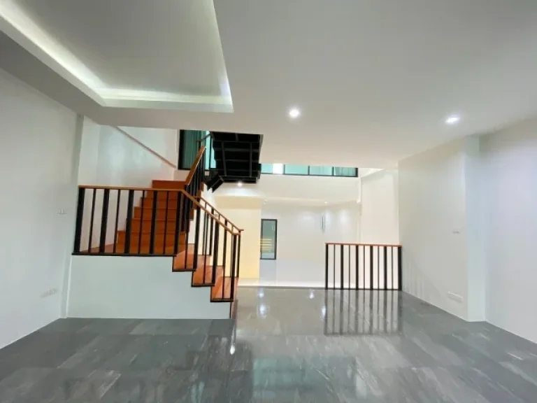 ขายทาว์โฮมทำเลเมือง อุดมสุข 41 ใกล้ BTS อุดมสุข Unique สุดๆกับบ้านสไตล์ Modern Loft ปรับโฉมใหม่