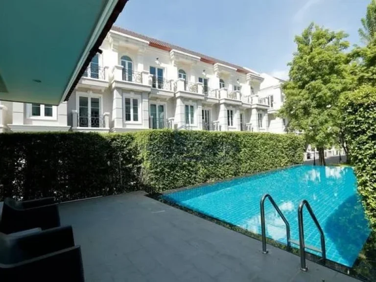 ให้เช่าทาวน์เฮาส์ BTS อโศก 3ห้องนอน 3ห้องน้ำ 8000 swimming pool