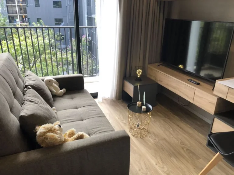 ให้เช่าCondo Blossom Sathron 1bed ชั้น2 31sqm ราคา 130000 bath 0972989594