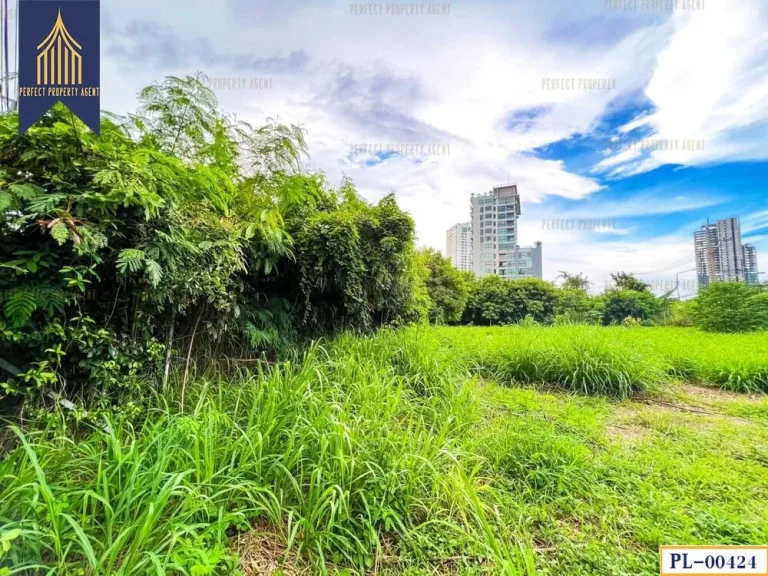 ที่ดิน เขาพระตำหนัก ฝั่งทะเล พื้นที่สีแดง แปลงมุม ติดถนน 2 ด้าน ชลบุรี