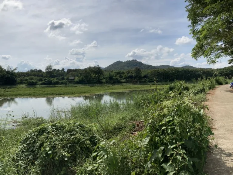 ที่ริมแม่น้ำจาง บรรยากาศดี รับวิวแม่น้ำ และ ดอยพระฌาณ ใน อ แม่ทะ ลำปาง