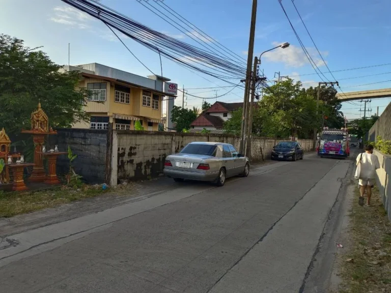 ขายที่ดิน 785ตรว ติดถนนรามอินทรา 86 ห่างจากสถานีรถไฟฟ้าสายสีชมพูสถานีเศรษฐบุตรบำเพ็ญPK28 เพียง 100ม