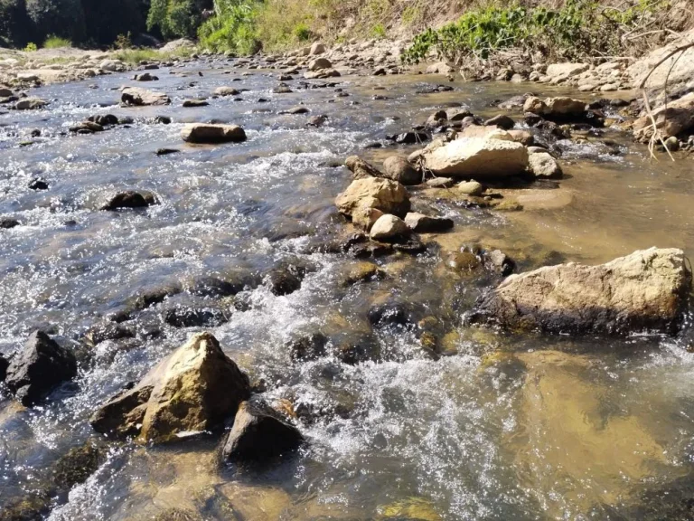 ที่ดินติดลำธาร มีโขดหินสวยงาม วิวดอยอินทนนท์ จอมทอง เชียงใหม่