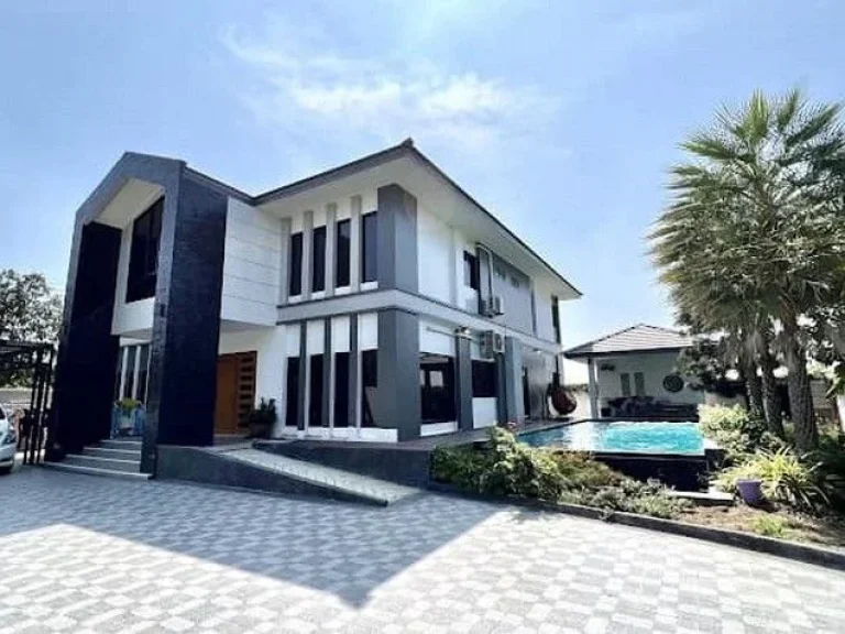 ขายบ้านเดี่ยว Pool Villa หลังใหญ่ ปลูกสร้างเอง 200 ตรว