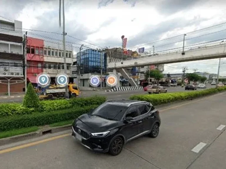 เสรีไทยต้นๆ ใหม่มาก ติดถใหญ่ ตรงปก MRT ลำสาลี ที่จอดรถ4