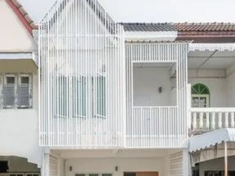 For SALE ทาวน์โฮม หน้าสวนดอก ทำเลสวย ข้ามถนนถึงคณะแพทย์