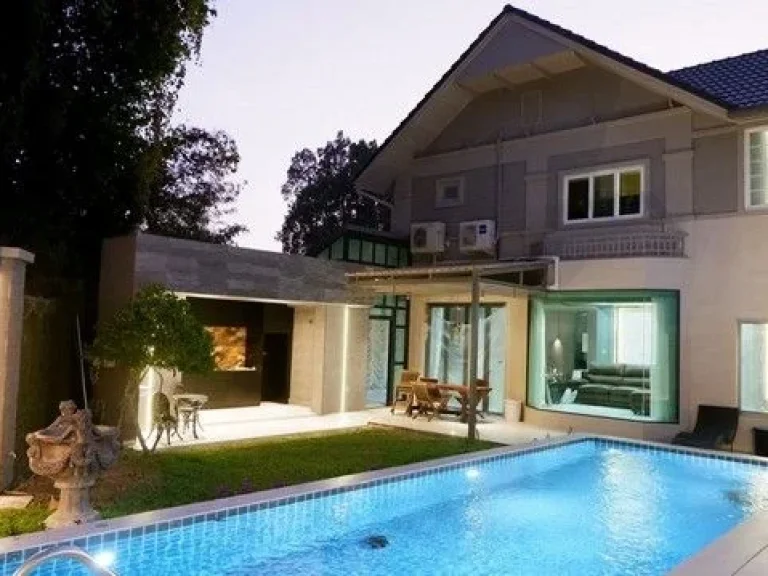 บ้านกุลพันธ์ 9 Pool Villa ทันสมัย สไตล์คลาสสิค