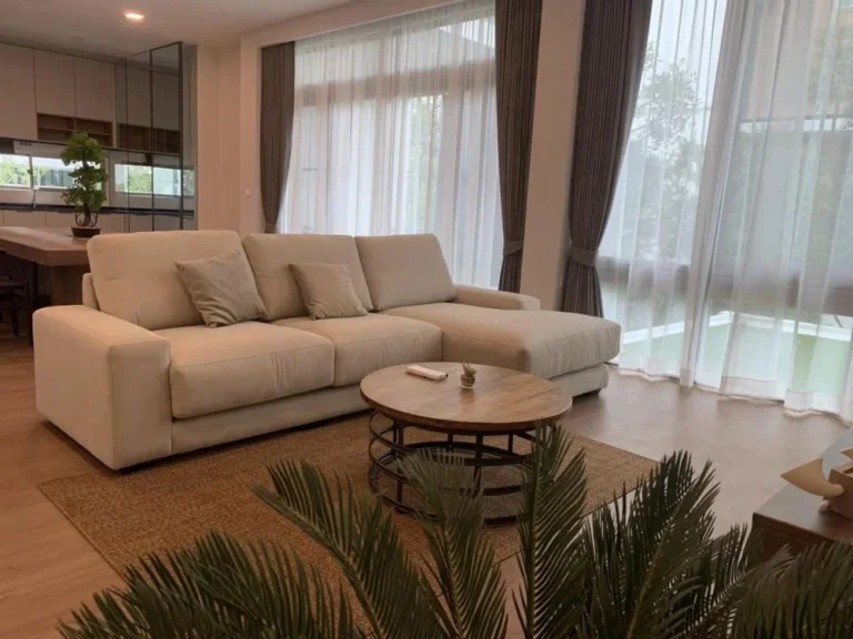 VIVE พระราม 9 - Brand New Beautifully Furnished 3 Bedroom