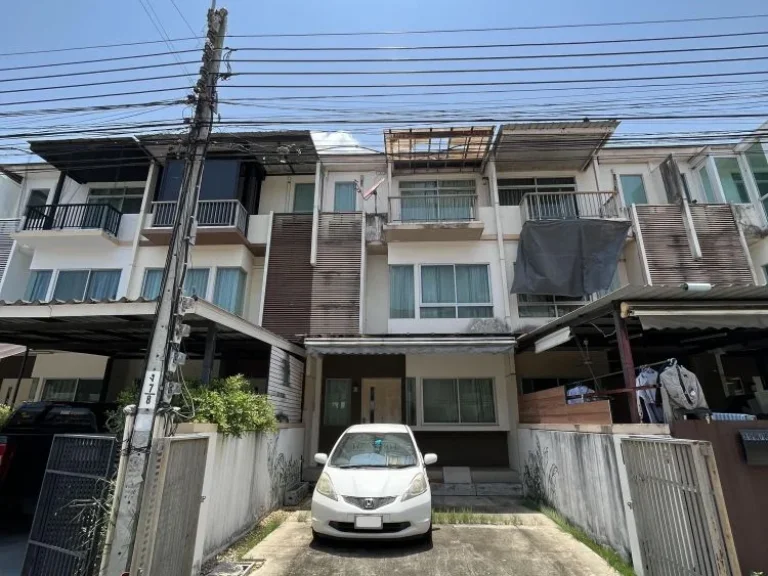 ขายทาวน์โฮม 3 ชั้น กรุงเทพกรีฑา พระราม 9  วงแหวน 3 Bedroom 3