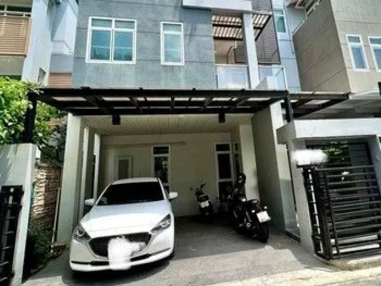 ด่วน ขายบ้านแฝด 3 ชั้น ตกแต่ง style Loft โครงการไอริส