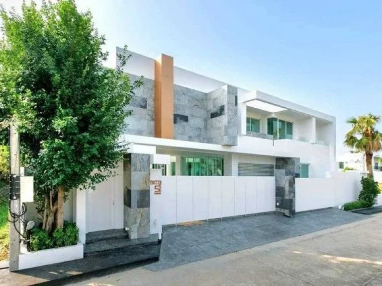 บ้านเดี่ยวสไตล์ Modern Luxury สร้างใหม่ อหางดง ใกล้สนามบิน