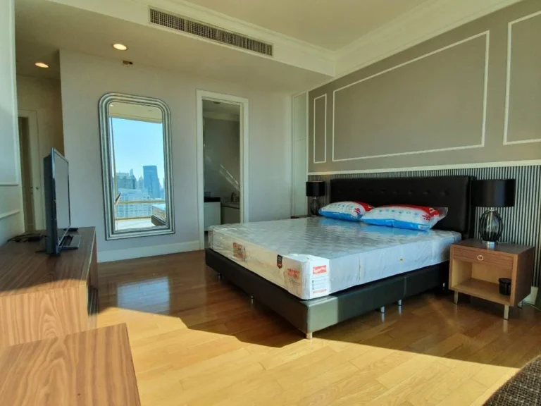 Royce private sukhumvit 31 3 Bedroom privaet lift Phromphong